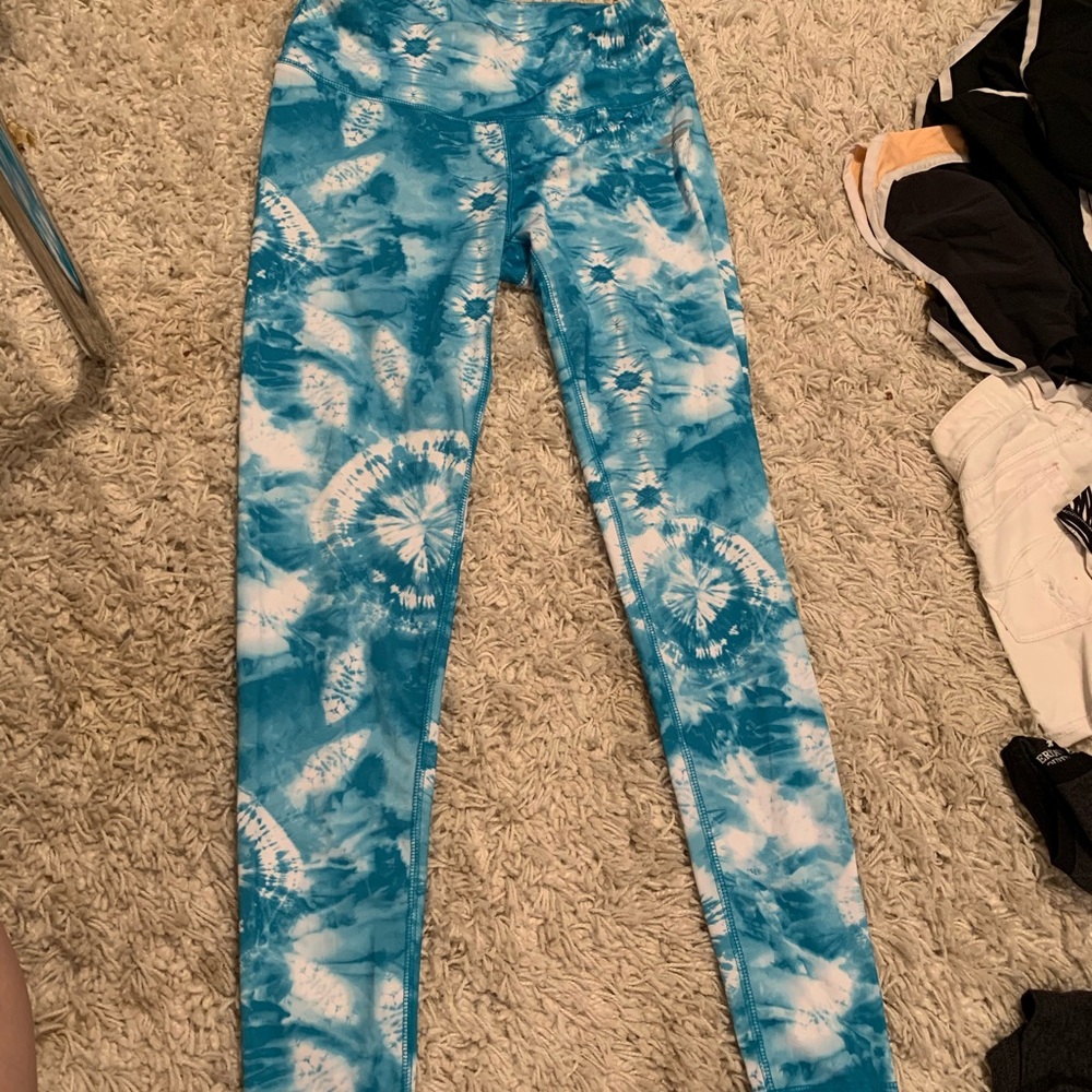 Blue tye dye workout leggings